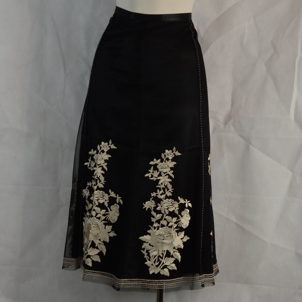 Nygard Mesh Embroidery Black Skirt Sz 16